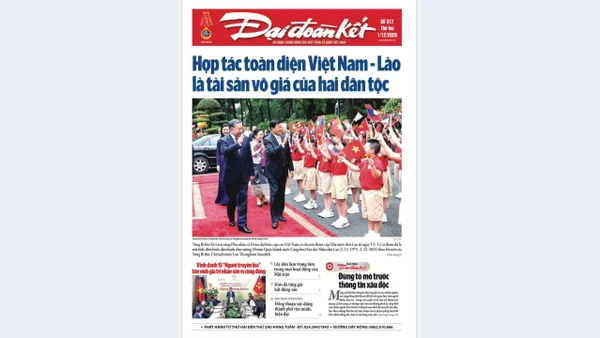 Trang bìa Báo Đại đoàn kết số ra ngày 1/12/2025 có mặt trên chuyên cơ của Hãng hàng không quốc gia Vietnam Airlines phục vụ chuyến công tác của Tổng Bí thư Tô Lâm và Phu nhân tại chuyến thăm cấp Nhà nước tới Lào theo lời mời của Tổng Bí thư, Chủ tịch nước Thongloun Sisoulith và Phu nhân, từ ngày 1 đến 2/12/2025.