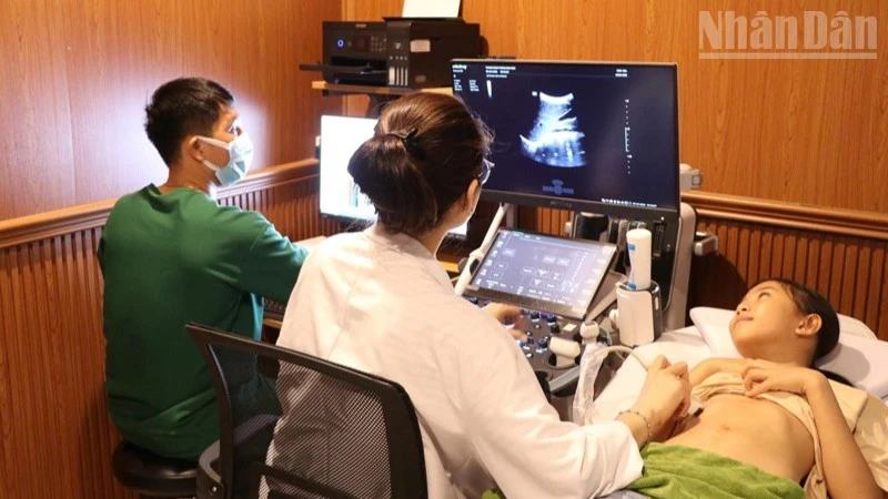 Trung tâm Y khoa Hoa Sen: Nơi gieo mầm hy vọng cho người nghèo