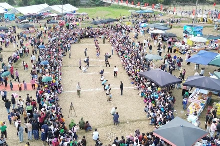 Hàng nghìn người dân và du khách đã tới tham dự các hoạt động trong Ngày hội Văn hóa, Thể thao và Quảng bá du lịch vùng đồng bào dân tộc thiểu số và miền núi xã Tường Hạ.