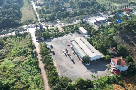 Trung tâm Đăng kiểm xe cơ giới Sơn La, mã số 2601D của Công ty cổ phần kiểm định phương tiện vận tải Sơn La tại bản Noọng La, phường Chiềng Sinh, tỉnh Sơn La.