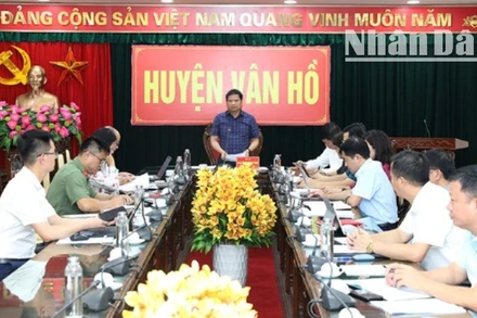 Thiếu tướng Đặng Trọng Cường, Ủy viên Ban Thường vụ Tỉnh ủy, Giám đốc Công an tỉnh, Trưởng đoàn giám sát số 7 của Ban thường vụ Tỉnh ủy Sơn La phát biểu chỉ đạo tại cuộc làm việc.