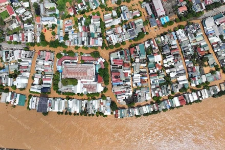 Nước lũ sông Mã dâng cao, gây ngập úng nhiều xã, trong đó có xã Sông Mã.