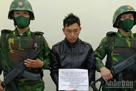 Đối tượng Thào A Cháng bị bắt giữ về hành vi vận chuyển trái phép chất ma túy.