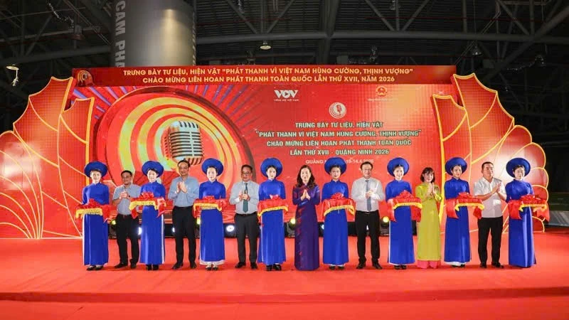 Triển lãm 'Phát thanh vì Việt Nam hùng cường' khởi động Liên hoan Phát thanh toàn quốc lần thứ XVII