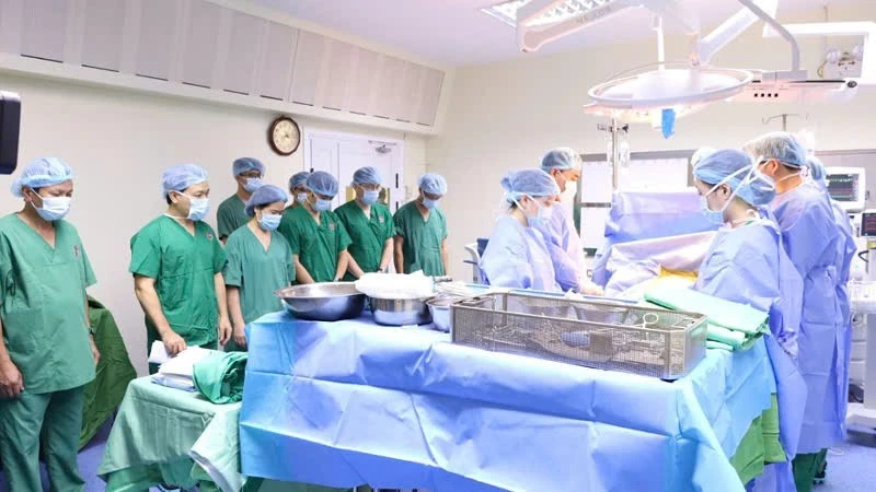 Quảng Ninh Thành Công Ca Ghép Thận Từ Người Hiến Chết Não, Cứu Sống 7 Bệnh Nhân