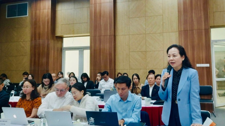 Dr. Ngo Phuong Lan, President of the Vietnam Cinema Promotion and Development Association, spoke at the workshop. z7153633972641-332f8f477830433cfc1d504b9cb9f5d5-2867.jpg