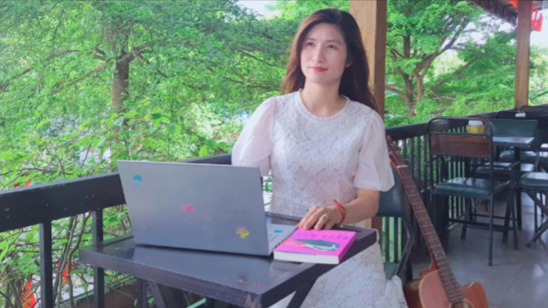 Nhà văn Nguyệt Chu. z6707106169473-a5b89affccf6feb1af2b02f54fd3d1c6-2382.jpg