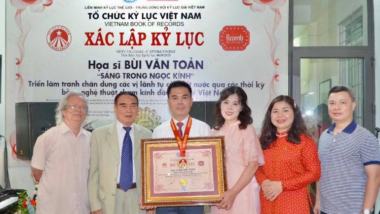 Đây là một kỷ lục được trao cho loại hình khá mới lạ ở Việt Nam. anh03606-7922.jpg