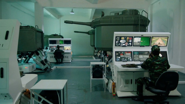 Filmen ger en levande inblick i militärforskares och ingenjörers resa mot att bemästra teknologi. z7160364957376-c4659bc8a8a83d2f2011f25198e65f81-7969.jpg