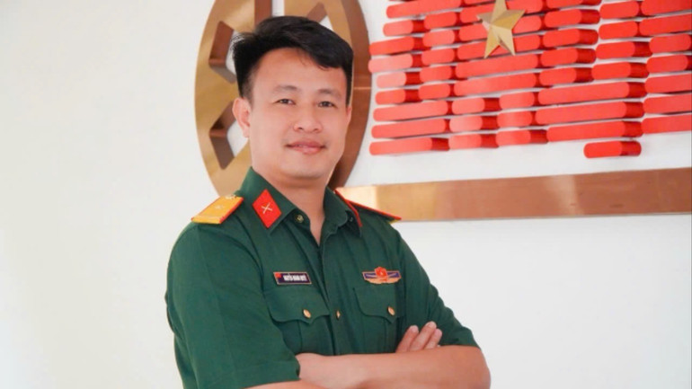 Thiếu tá Nguyễn Quang Quyết - đạo diễn phim. z6714538370659-8f40b174c2439fee6af4f86565b48349-1503.jpg