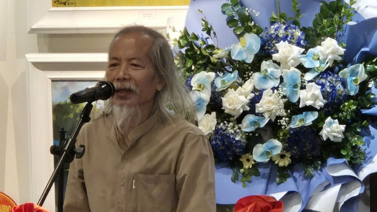 Painter Luong Xuan Doan, Chairman of the Vietnam Fine Arts Association, spoke at the opening of the exhibition. z7153832808398-e0ccb7b72764b8639cb12075d5d0944b-9214.jpg