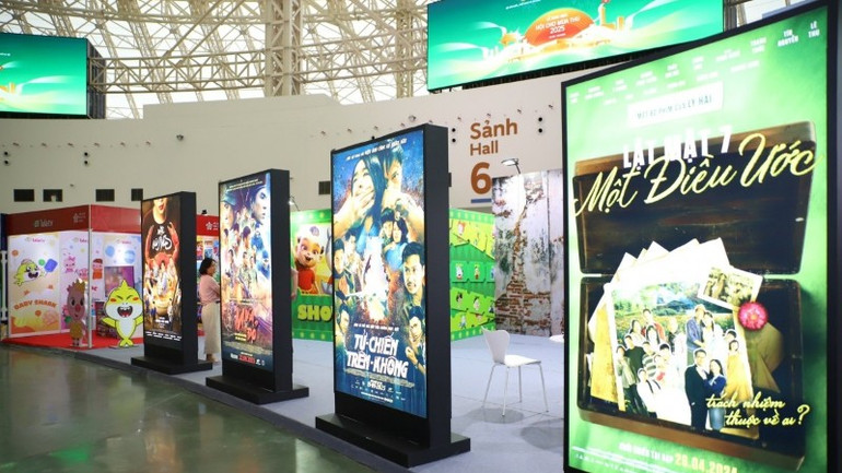 Khu vực Poster giới thiệu các phim nổi bật của điện ảnh Việt Nam. 571052058-122136760658936185-7645111347217791732-n-0-8187.jpg