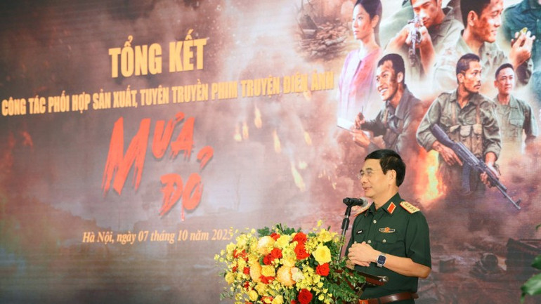 Bei der Abschlusszeremonie sprach General Phan Van Giang, Mitglied des Politbüros, stellvertretender Sekretär der Zentralen Militärkommission und Minister für nationale Verteidigung. z7091769674298-a11aedeca0dd20dd490c80e763fcfa2e-459.jpg
