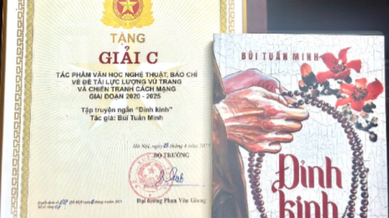 Tác phẩm "Đỉnh Kinh" đã đoạt giải thưởng văn chương uy tín. z6703317666638-e689932f46ffb7073352b5a78d1cf2be-5780.jpg