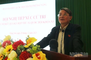 Phó Chủ tịch Quốc hội Nguyễn Đức Hải phát biểu tại buổi tiếp xúc cử tri.