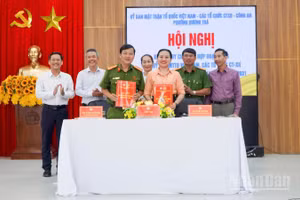 Ủy ban Mặt trận Tổ quốc Việt Nam phường Hương Trà, Công an phường Hương Trà và các tổ chức chính trị-xã hội tổ chức ký kết Quy chế phối hợp hoạt động giai đoạn 2026-2030.