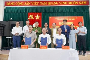 Ba xã Chiên Đàn, Tây Hồ và Phú Ninh ký kết phối hợp, hợp tác phát triển trên các lĩnh vực.