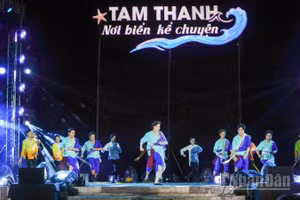 Chương trình nghệ thuật tại đêm khai mạc Lễ hội biển Tam Thanh năm 2026 , với chủ đề “Tam Thanh - Biển xanh vẫy gọi”.