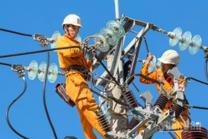 EVNCPC đã khẩn trương triển khai đồng bộ nhiều giải pháp nhằm bảo đảm cung cấp điện an toàn, ổn định, tin cậy trên địa bàn các tỉnh, thành phố khu vực miền trung.