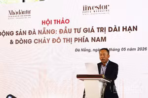 Tổng Biên tập Tạp chí Nhà đầu tư Phạm Đức Sơn phát biểu tại Hội thảo: “Bất động sản Đà Nẵng: Đầu tư giá trị dài hạn và dòng chảy đô thị phía nam”.