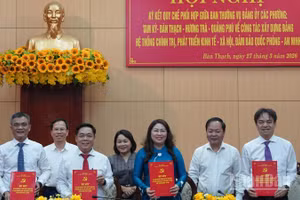 Bí thư Đảng ủy 4 phường Bàn Thạch, Tam Kỳ, Hương Trà và Quảng Phú ký kết quy chế phối hợp.