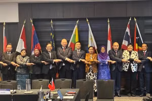 Thứ trưởng Ngoại giao Đặng Hoàng Giang (giữa) đồng chủ trì Đối thoại ASEAN-New Zealand lần thứ 33. (Ảnh: Bộ Ngoại giao Việt Nam)