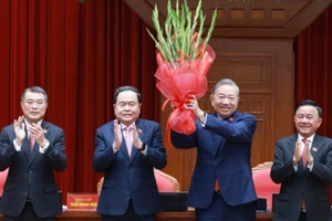 Ban Chấp hành Trung ương Đảng khóa XIV đã thống nhất tuyệt đối bầu đồng chí Tô Lâm, Tổng Bí thư Ban Chấp hành Trung ương Đảng khóa XIII tiếp tục giữ chức Tổng Bí thư Ban Chấp hành Trung ương Đảng khóa XIV. (Ảnh: TTXVN)