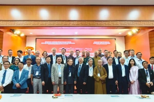 Các đại biểu tham dự hội thảo.