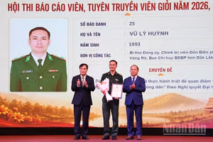 Thí sinh Vũ Lý Huỳnh, Bí thư Đảng ủy, Chính trị viên Đồn Biên phòng Cửa khẩu cảng Vũng Rô, Ban Chỉ huy Bộ đội Biên phòng tỉnh Đắk Lắk xuất sắc đạt giải Nhất hội thi.