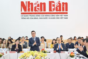 Các đồng chí Ủy viên Trung ương Đảng: Lê Quốc Minh, Tổng Biên tập Báo Nhân Dân, Phó Trưởng ban Tuyên giáo và Dân vận Trung ương, Chủ tịch Hội Nhà báo Việt Nam; Nguyễn Thanh Hải, Chủ nhiệm Ủy ban Khoa học, Công nghệ và Môi trường của Quốc hội; Phạm Đại Dương, Phó Trưởng ban Chính sách, Chiến lược Trung ương, điều hành nội dung Hội thảo.