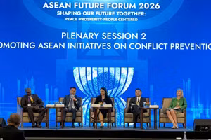 Các diễn giả trong phiên thảo luận về các sáng kiến của ASEAN về phòng ngừa xung đột. (Ảnh: KHÁNH LAN)