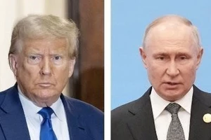 Tổng thống Mỹ Donald Trump (trái) và Tổng thống Nga Vladimir Putin. (Ảnh: Kyodo/TTXVN)