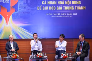 Các diễn giả tại phiên thảo luận. (Ảnh: Thành Đạt)