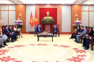 Quang cảnh buổi tiếp Đại sứ Marc Knapper tại Trụ sở Trung ương Đảng. (Ảnh: ĐĂNG KHOA)