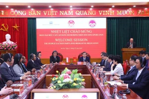 Quang cảnh buổi làm việc.