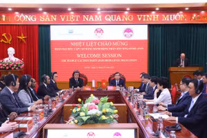 Quang cảnh buổi làm việc.