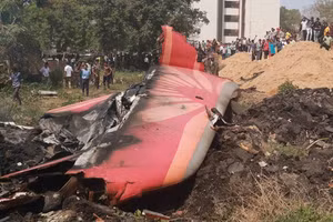 Mảnh vỡ của máy bay gặp nạn. (Ảnh: Tân Hoa Xã)