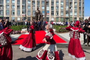 Hồ Chí Minh và báo chí nước Nga Xô viết