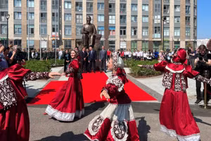 Hồ Chí Minh và báo chí nước Nga Xô viết