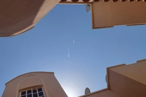 Hình ảnh tên lửa bị đánh chặn trên bầu trời Doha (Qatar), ngày 28/2. (Ảnh: TTXVN)