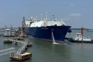 Tiếp nhận 27.300 tấn LNG vào hệ thống từ tàu Kool Blizzard, ngày 8/4/2026.