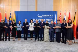 Quan chức cao cấp (SOM) ASEAN-Trung Quốc chụp ảnh chung. (Ảnh: Bộ Ngoại giao)