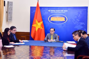 Quang cảnh buổi điện đàm. (Ảnh: Báo Thế giới và Việt Nam)