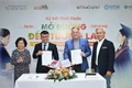 Đại diện các đơn vị ký kết hỗ trợ nữ sinh người dân tộc trong giai đoạn mới.