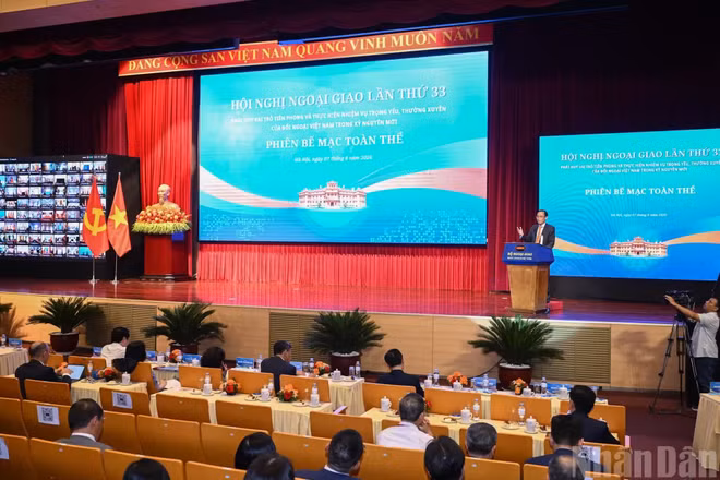 Quang cảnh phiên bế mạc Hội nghị Ngoại giao lần thứ 33. (Ảnh: TRẦN HẢI)