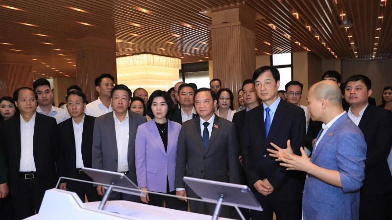 Hà Nội Khai Trương Nền Tảng Điều Hành Số Tiên Phong Cho Cơ Quan Dân Cử