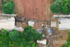 Các đợt thiên tai liên tiếp xảy ra trên địa bàn Quảng Ngãi trong tháng 10 và 11 vừa qua gây thiệt hại nặng nề, trong đó thiệt hại nặng nhất là hạ tầng giao thông.