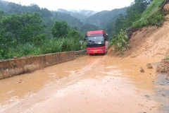 Huế: Vùng ngập hạ lưu sông Bồ chững lại, hạ lưu sông Hương tiếp tục lên cao