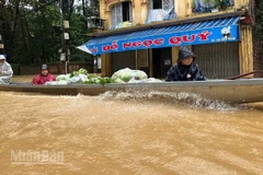 Từ 15/10-2/11, thành phố Huế đã trải qua năm đợt mưa lớn liên tiếp, tạo hai đợt lũ đặc biệt lớn.