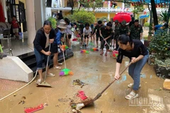 Trường tiểu học Lý Thường Kiệt nhận được hỗ trợ của công an, quân đội, phụ huynh và cả học sinh.